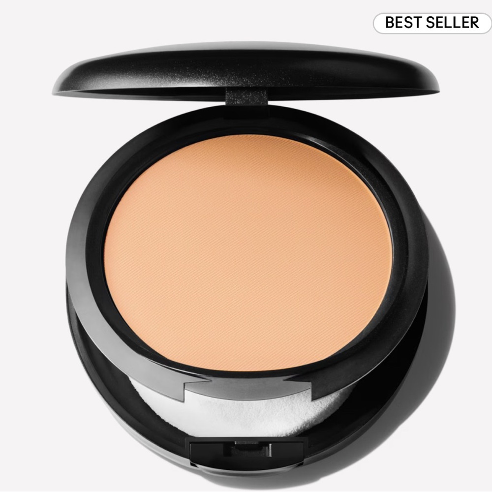 MAC - C4 Foundation 12-hour, medium-2-full coverage, and controls oil/sh… - Picture 3 of 5